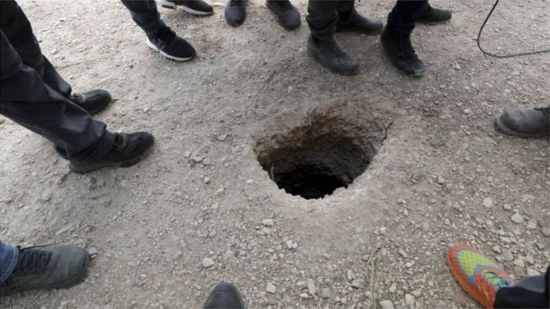 Израильская полиция, силы безопасности ШАБАК, пограничники и военные двух подразделений Израильских сил обороны разыскивают шестерых палестинцев, сбежавших из тюрьмы Гильбоа через туннель, вырытый в камере