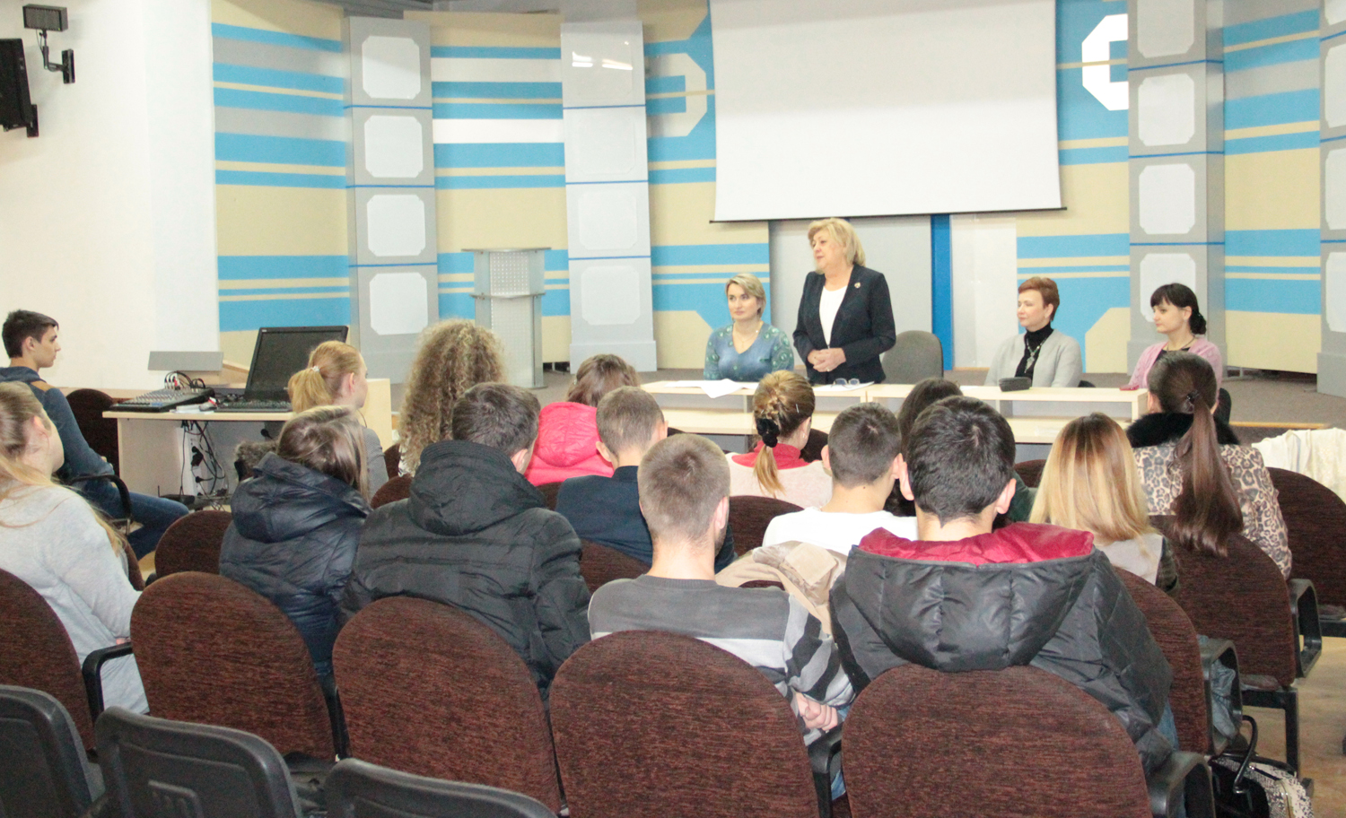 Состоялась лекция в рамках проведения Всеукраинской недели права в помещении Ужгородского национального университета.