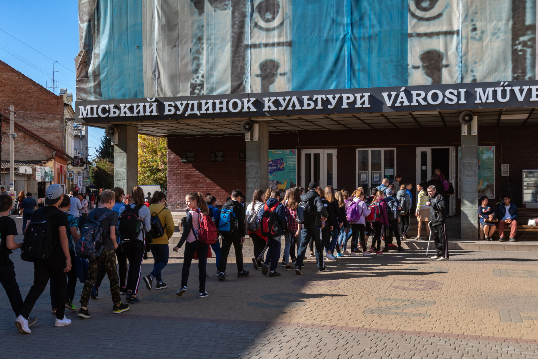 Мешканцям міста Берегове (Закарпатська область) у рамках фестивалю «Дні українського кіно» показали протягом 10-14 жовтня низку сучасних вітчизняних кінокартин.
