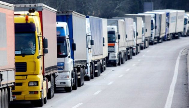 Заборона стосується транспортних засобів, фактичною масою понад 24 тонни і навантаженням на вісь більш ніж 7 тонн. 