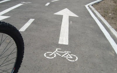 Наявність велодоріжок пришвидшить переміщення людей на невеликі відстані.