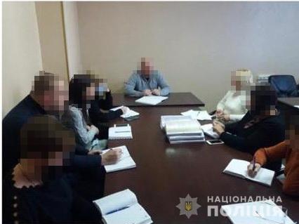В ходе совещания в управлении одного из государственных учреждений Закарпатской области участники проигнорировали карантинные требования. В отношении нарушителей составлены административные протоколы.