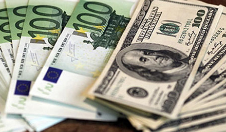 В понедельник, 20 февраля, курсы валют на украинском наличном рынке почти не изменились.
