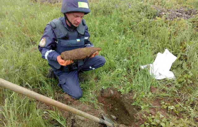 Небезпечну знахідку виявили поблизу Ужгорода.