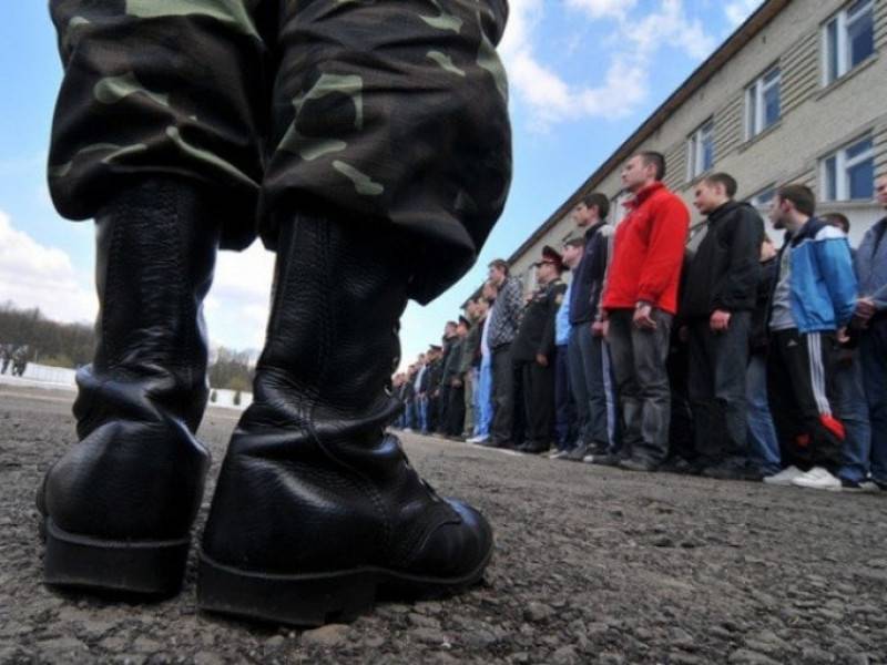 Загальну мобілізацію в Україні продовжено до 20 травня 2023 року. Водночас уже зараз ТЦК відчувають великі труднощі із призовом військовозобов'язаних чоловіків. 