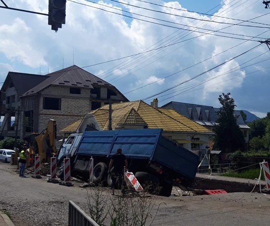 На Тячівщині водій вантажівки через напад епілепсії з'їхав з дороги.