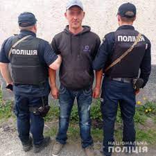 Сотрудники Раховского РОВД разыскивали злоумышленника, который скрывался от судебных органов, чтобы избежать наказания за совершенные им кражи. 