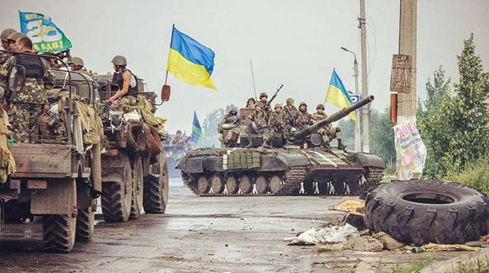 В последние дни сотни обстрелов из гранатометов и минометов побудили президента Украины Порошенко приказать военным открывать огонь 