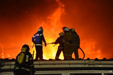 Уночі у Мукачеві сталася масштабна пожежа.