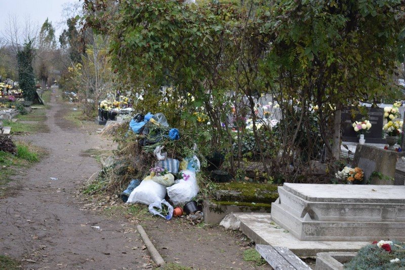 В Мукачеві невдовзі розпочнеться місячник з впорядкування та покращення санітарного стану кладовищ.
