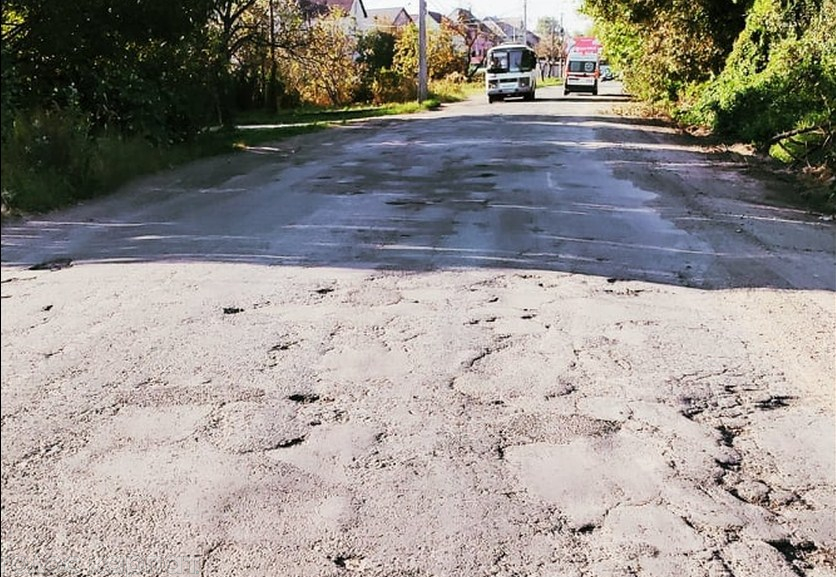 За кошти міста буде продовжено ремонт вулиці Персикової, що відноситься до автодороги обласного значення Виноградів - Теково - Неветленфолу.

