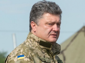 Порошенко снова заявил о вероятности введения военного положения