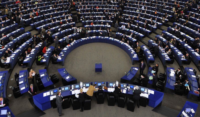 В помещении Европарламента в Страсбурге перед началом дебатов по вопросу отмены визового режима для Украины сработала пожарная сигнализация. Депутатов эвакуировали.
