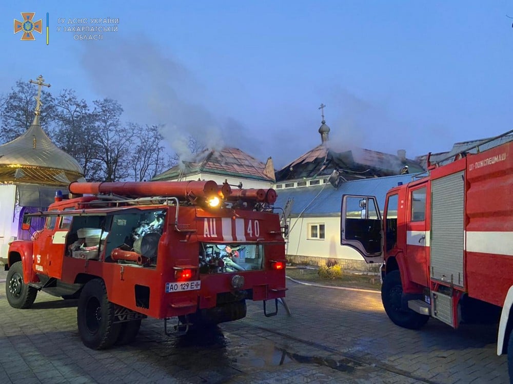 Сегодня в 05:40 в Службу спасения поступило сообщение о пожаре на территории Иоанно-Предтечи, в селе Дубровка Хустского района, сообщили в СЭС области.