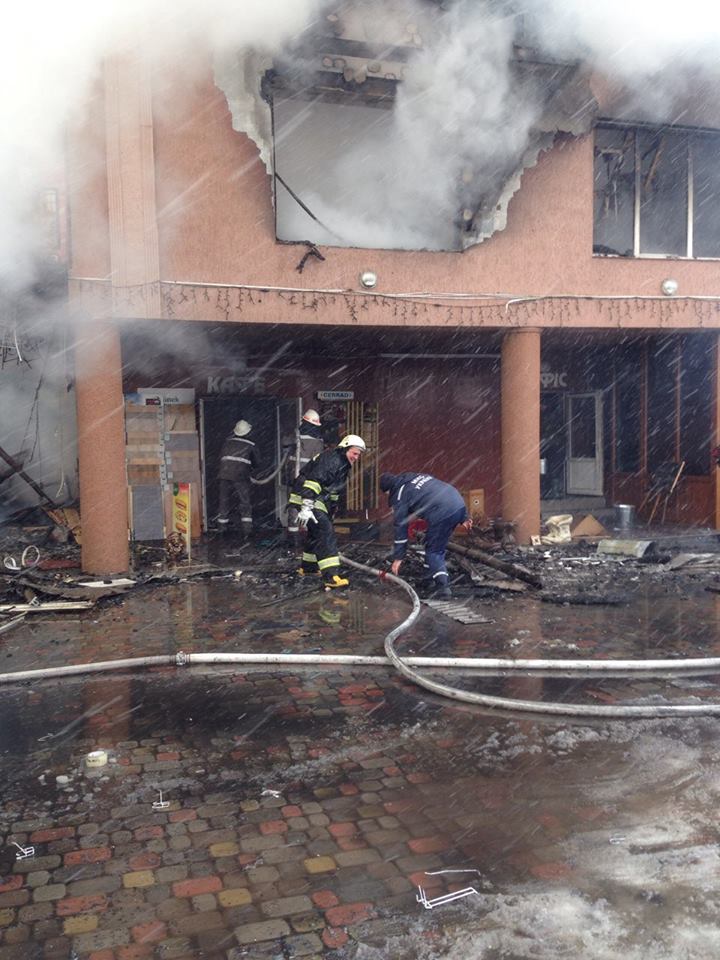 О 12:30 20 січня вогнеборці ліквідували пожежу, що сталася в будівлі торгового центру, що на вул. Миру в с. Нересниця Тячівського району.

