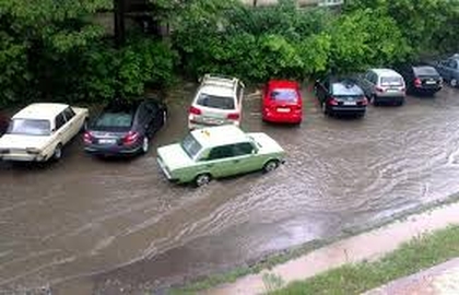 Про сьогоднішню зливу в Ужгороді розповіли на центральному каналі / ВІДЕО