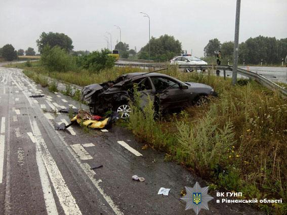 На трасі Київ-Чоп сталася аварія: є постраждалі