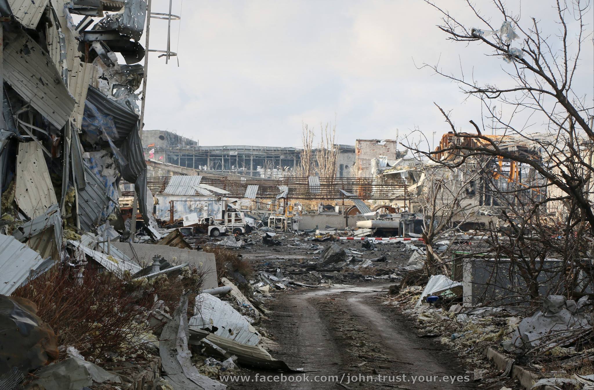 Разрушенный донецк. Донбасс до войны 2014. Донецк руины.
