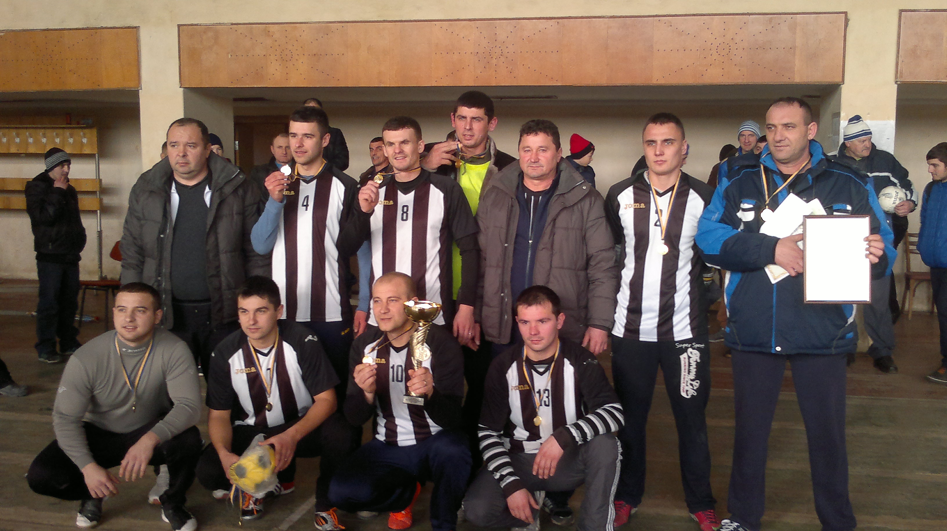 17 команд Виноградівського району взяли участь у турнірі з міні-футболу, що пройшов на базі спортивного комплексу «Тиса» у селі Пийтерфолво.