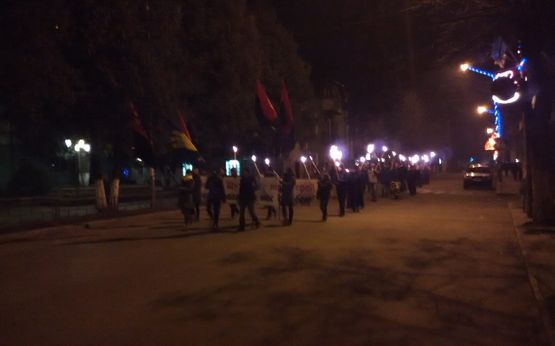 У Рахові провели смолоскипну ходу присвячену Степану Бандері / ФОТО