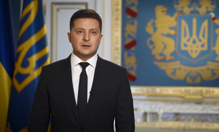 Президент закликав українців не піддаватися паніці та бути свідомими.