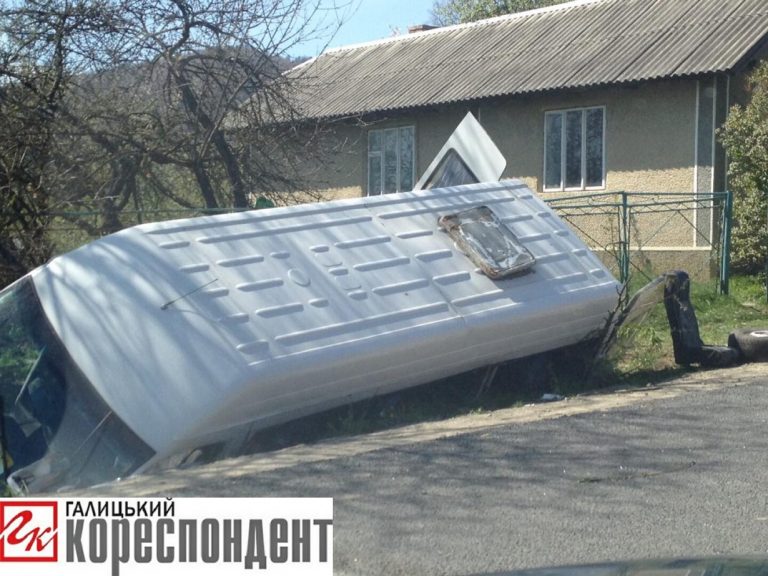 19 квітня, у Надвірнянському районі Івано-Франківської області трапилась дорожньо-транспортна пригода з фатальними наслідками.