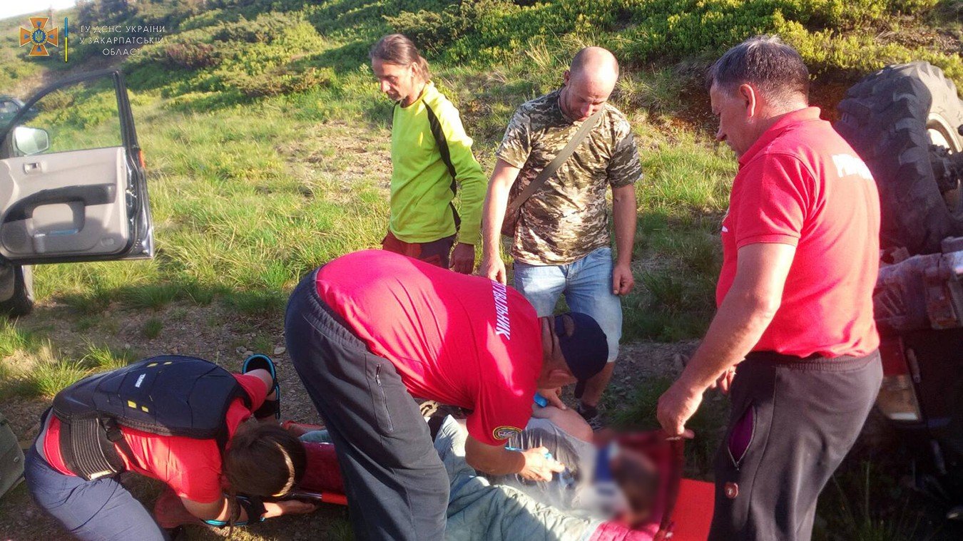 Вчора, 29 червня, на горі Драгобрат під час катання на автомобілі травмувався закарпатець.
