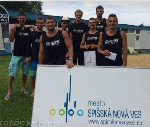 Українська пара пляжних волейболістів Костянтин Медяник - Едуард Резнік стали переможцями на турнірі у словацькому місті Спішска Нова Вес.
