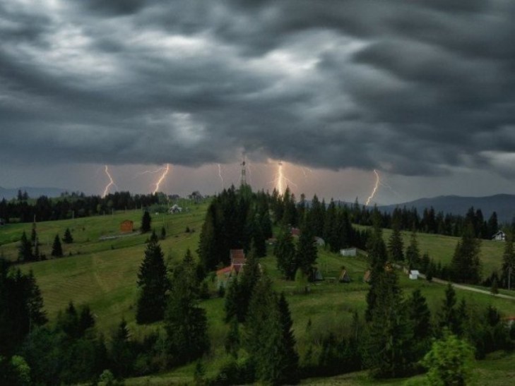 Закарпатські метеорологи застерігають мешканців гірських районів краю.