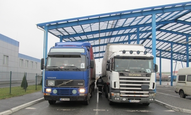 Уже у вівторок, 2 червня, в Закарпаття з Угорщини прибуде вісім вантажівок з гуманітарної допомоги.