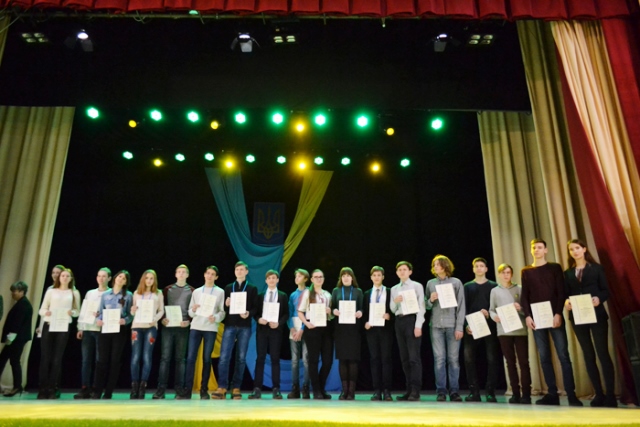 30 березня у залі Закарпатського обласного палацу дитячої та юнацької творчості „ПАДІЮН” відбулося вручення 108 дипломів переможцям IV етапу Всеукраїнської учнівської олімпіади з економіки.