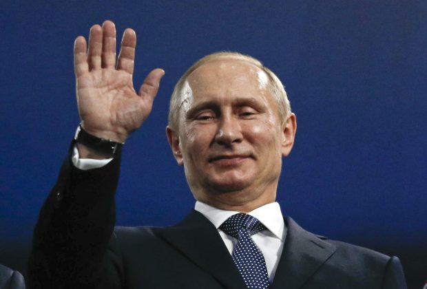 Президент Росії Володимир Путін під час візиту до окупованого Криму заявив, що російський та український народ ніколи не сварилися і додав кілька слів ламаною українською.