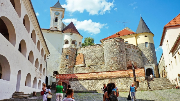 Візитівка Мукачева, пам’ятка національного значення – замок «Паланок» - здається в оренду.