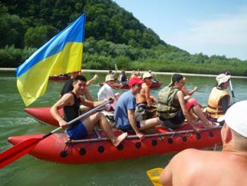 Виноградівські спортсмени подолали водний маршрут завдовжки 25 кілометрів по Тисі