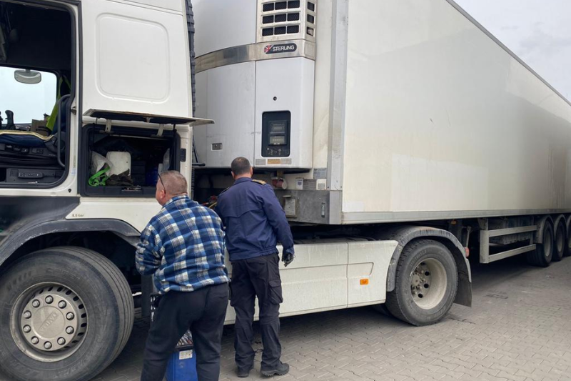 Вантажівка їхала до сусідньої Румунії через КПП «Дякове».