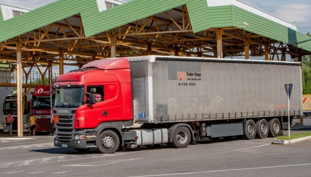 Закарпатская таможня: в грузовике из Италии нашли нелегального товара на сумму 6,2 млн грн