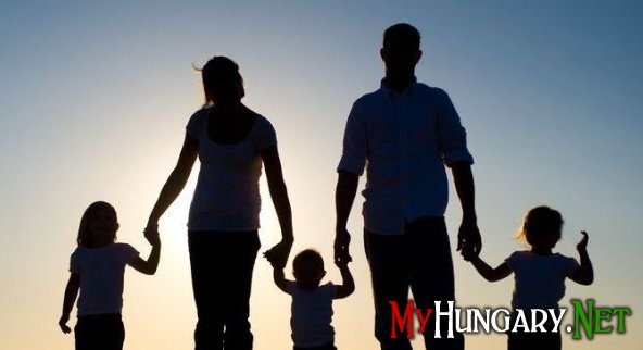 В Венгрии принят закон, согласно которому за обещание родить трех детей государство будет выдавать будущим родителям 30 000 евро.