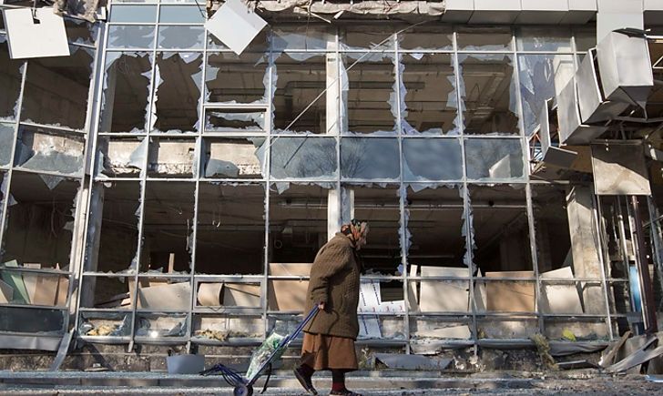Многие города, поселки и села Украины уже пятый день страдают от обстрелов вражеской армии. Были уничтожены не только военные, но и гражданские объекты.