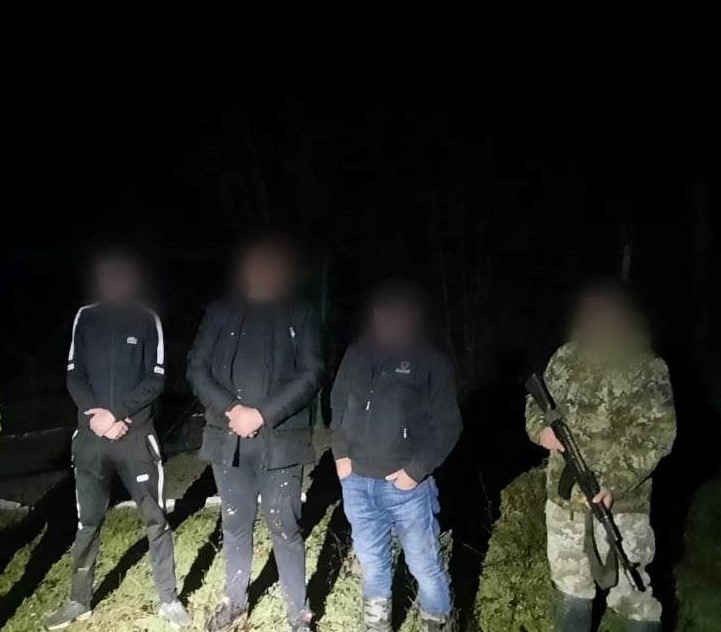 Чергових порушників кордону затримали учора на Виноградівщині прикордонники Мукачівського загону.