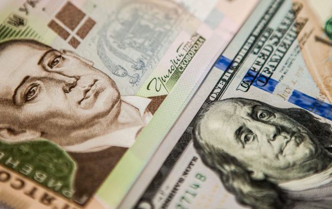Українська національна валюта оновила більш ніж трирічний рекорд зміцнення курсу щодо долара.
