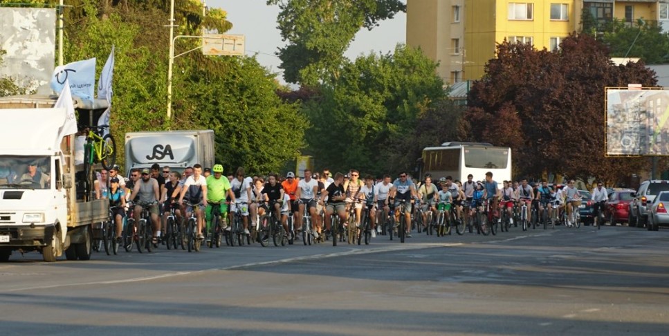 Сьогодні увечері Ужгородом проїхали сотні учасників – від найменших і до дуже поважного віку–   уже традиційного велозаїзду Big City Ride.

