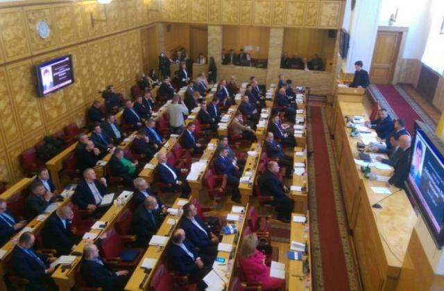 Обласні депутати сьогодні на сесії схвалили бюджет Закарпатської області на 2019 рік.