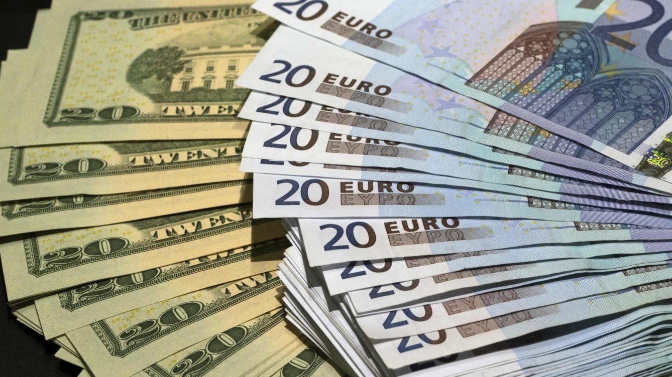 Котирування гривні відносно євро знаходяться на рівні 28,9370/29,0130 гривні/євро.

