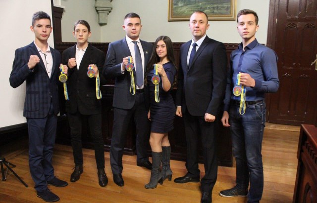 В Мукачево поздравили призеров чемпионата Мира по хортингу