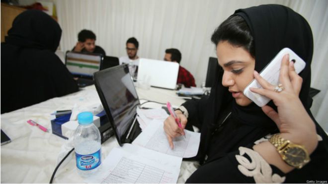 В суботу у Саудівській Аравії проходять муніципальні вибори, в яких вперше в історії країни беруть участь жінки.