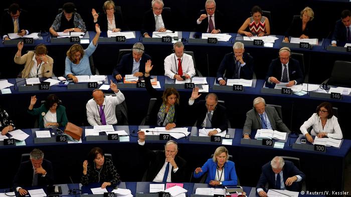 Понад дві третини від складу Європарламенту підтримали початок дисциплінарної процедури проти Угорщини через загрозу підриву нею європейських цінностей. Тепер остаточне рішення має ухвалити Рада ЄС.