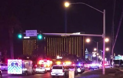Жертвами стрілянини в Лас-Вегасі біля казино Mandalay Bay стали щонайменше двадцять осіб, ще понад сто постраждали.