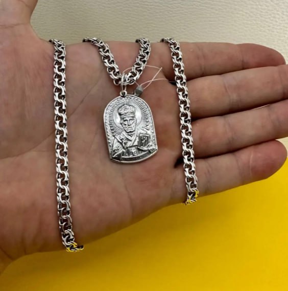 Як поєднати срібний ланцюжок з іншими аксесуарами?