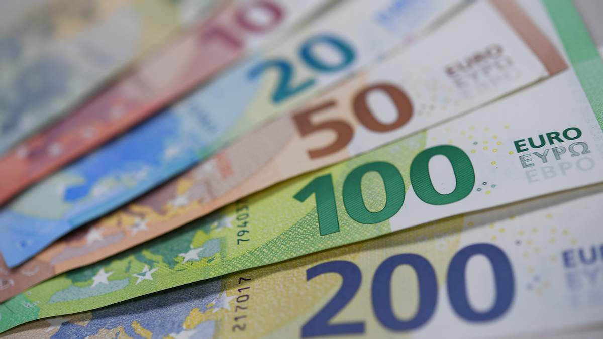 Національний банк України (НБУ) на 21 вересня 2021 року встановив курс євро на рівні 31,27 гривень за євро. 