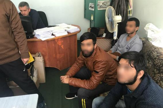 Поліція перевіряє факт спроби 7 осіб нелегально потрапити до Європи через Ужгородський та Берегівський райони Закарпаття.
